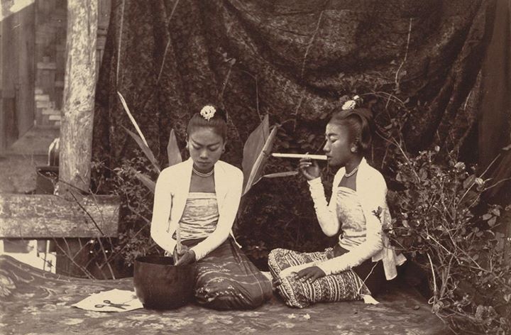 Young women selling cheroots, Mandalay December 1885
