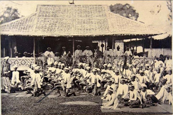 King Mindon’s donation of “hti” for the Shwedagon