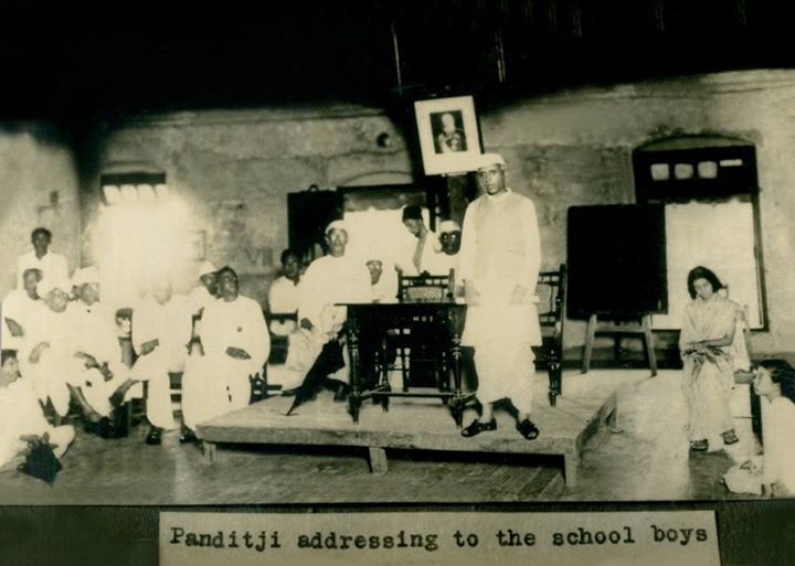 Rare photograph of Pandit Nehru and daughter Indira Gandhi in Myanmar